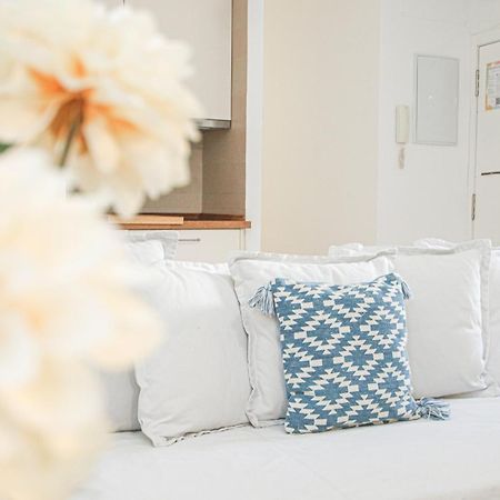 Charming Apt In The Center - 10M Walk Isla Magica เซบีญา ภายนอก รูปภาพ